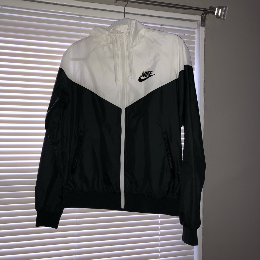 Nike Women’s Windrunner